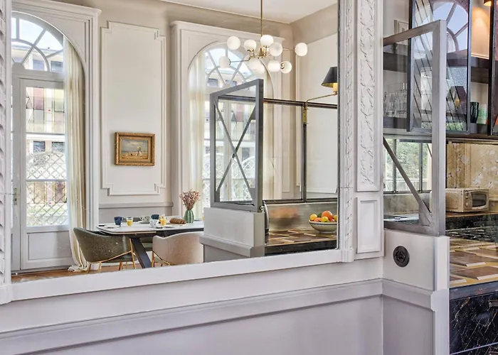 Elegance Art Deco A Proche Avec Parking Privatif - Fr-1-788-88 *